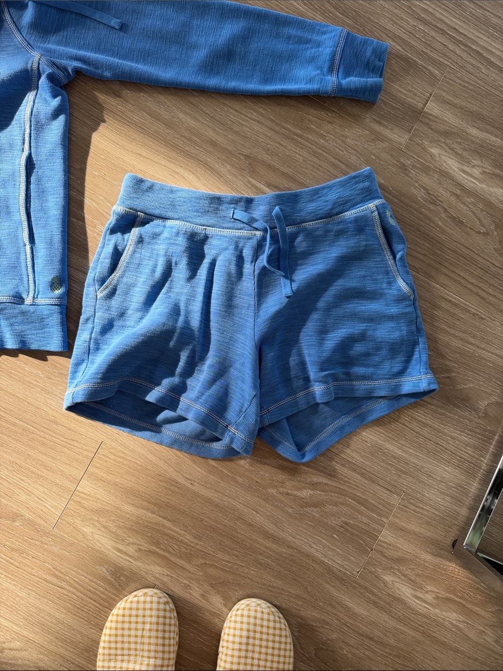 TOMMY BAHAMA TOBAGO BAY FULL-ZIP HOODIE & shorts - Picture 4 of 6